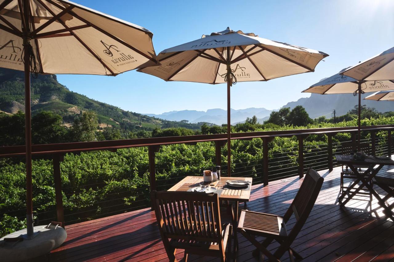 Alluvia Boutique Winery & Luxury Accommodation Stellenbosch Exterior foto The restaurant at the Château de Chaumont