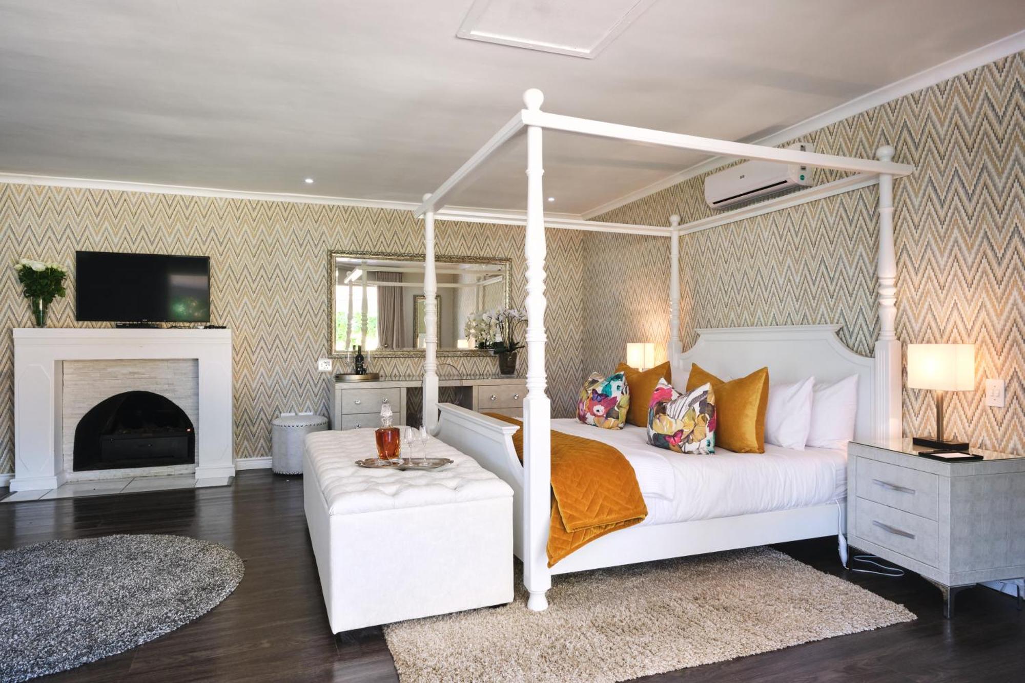 Alluvia Boutique Winery & Luxury Accommodation Stellenbosch Cameră foto A bedroom at the Cape Heritage